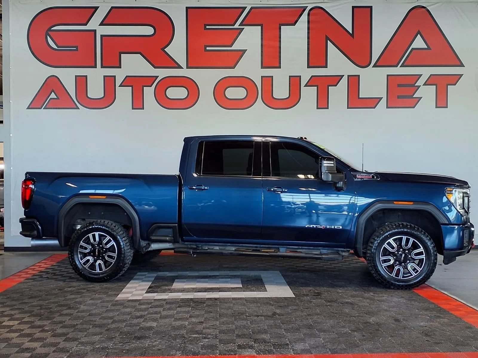 Used 2022 GMC Sierra 2500 AT4 w/ AT4 Preferred Package AWD/4WD image 1