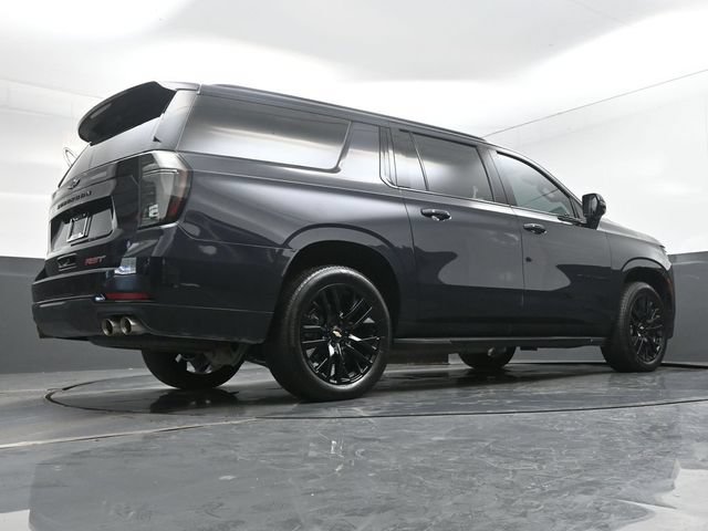 Certified 2026 Chevrolet Suburban RST w/ RST Capability Package AWD/4WD image 36