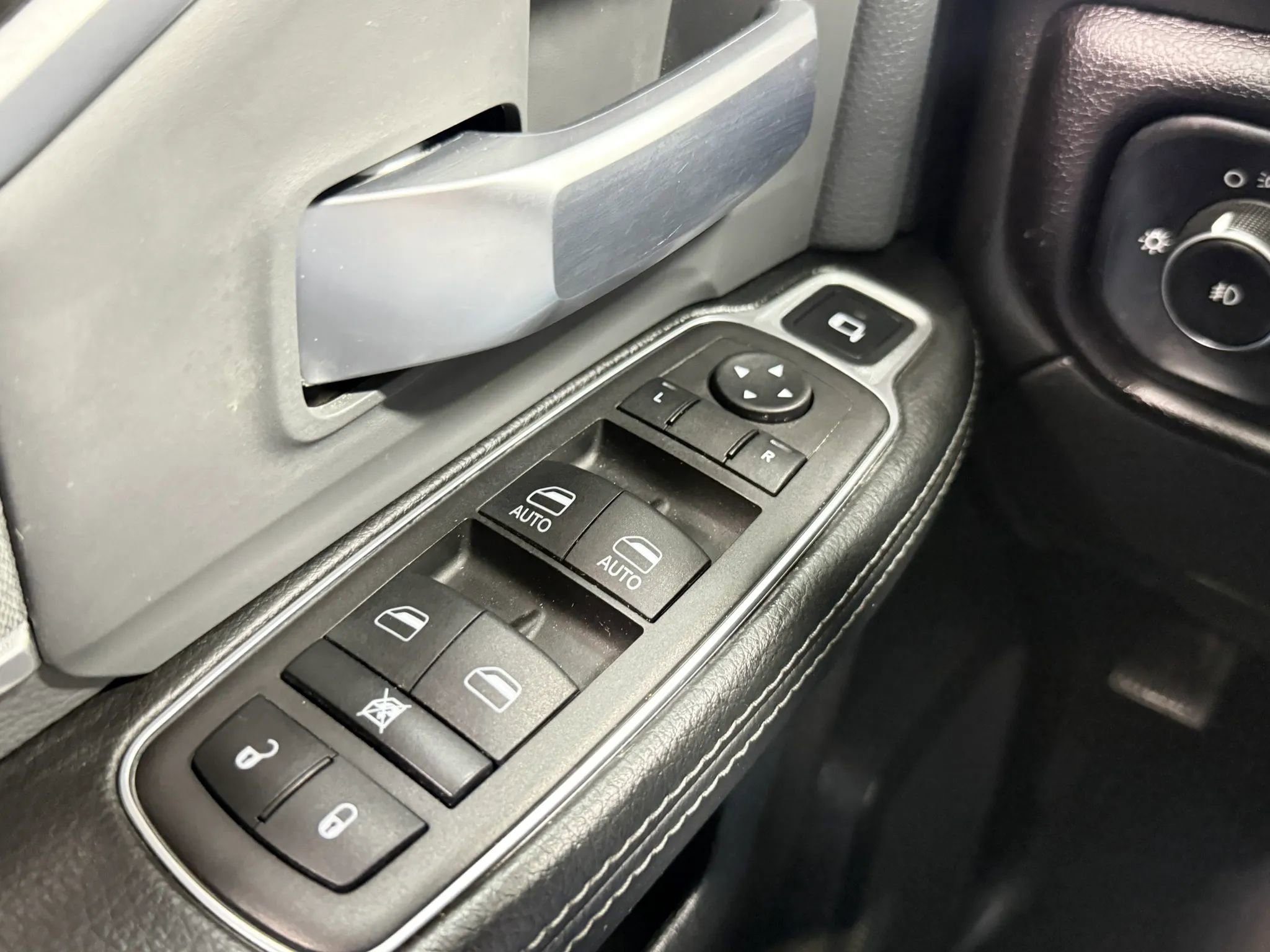 Used 2023 RAM 3500 SLT w/ Quick Order Package 2YG SLT AWD/4WD image 24