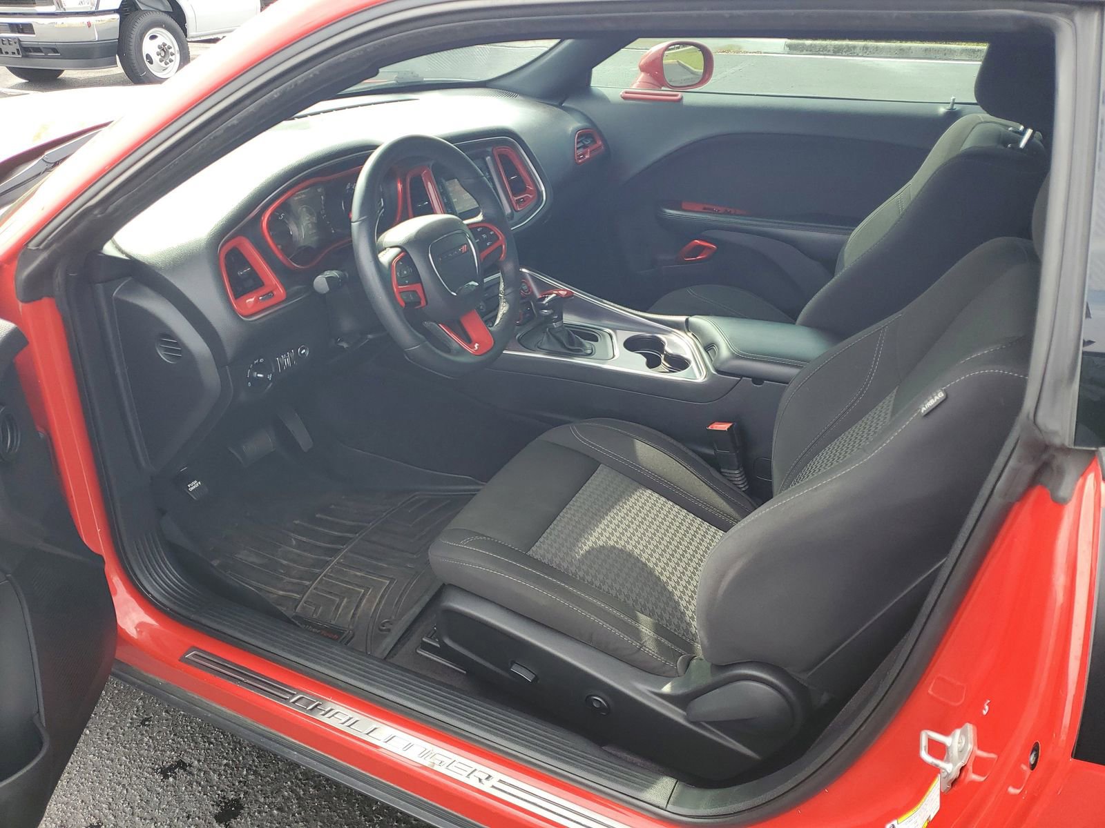 Used 2016 Dodge Challenger R/T w/ Blacktop Package image 10