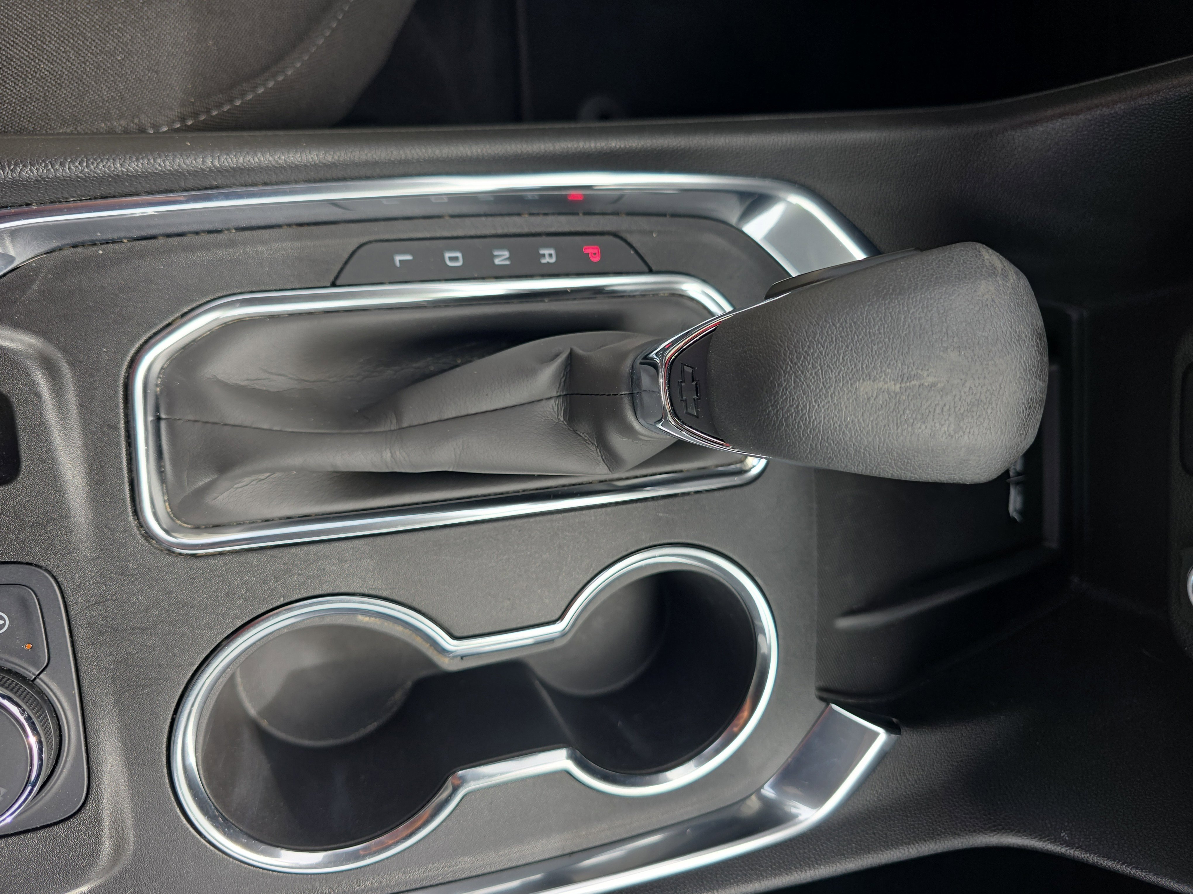 Used 2023 Chevrolet Traverse LT image 24