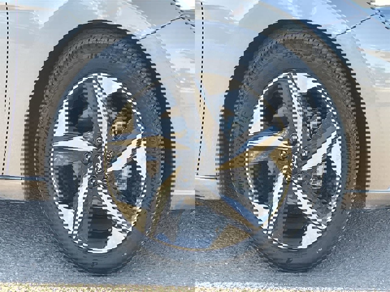 Certified 2023 Hyundai Elantra Limited image 9