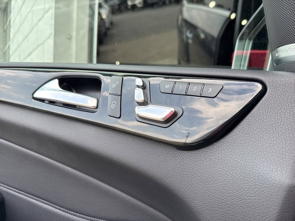 Used 2018 Mercedes-Benz GLS 450 4MATIC image 28