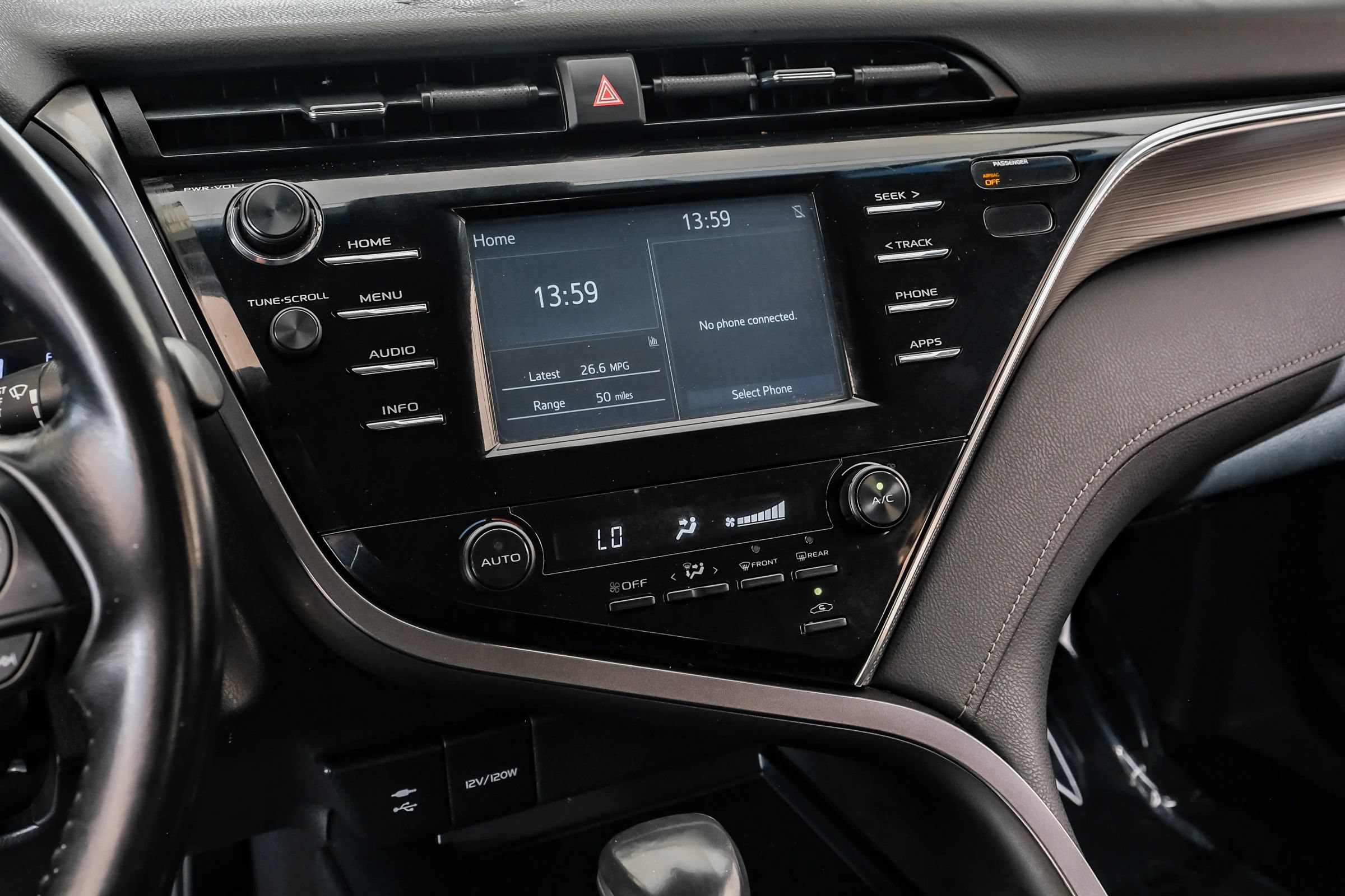 Used 2018 Toyota Camry SE FWD image 27