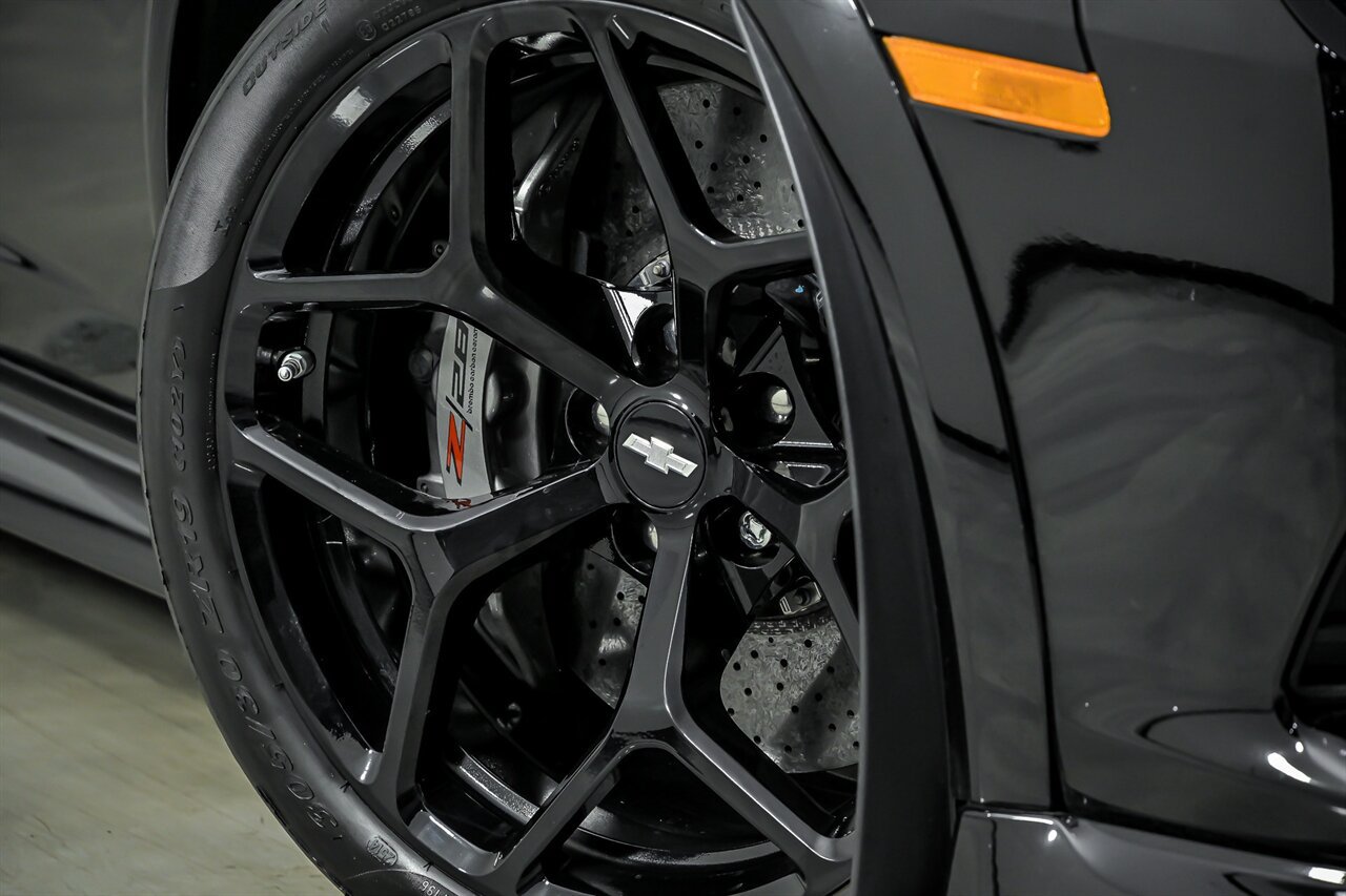 Used 2015 Chevrolet Camaro Z/28 RWD image 3