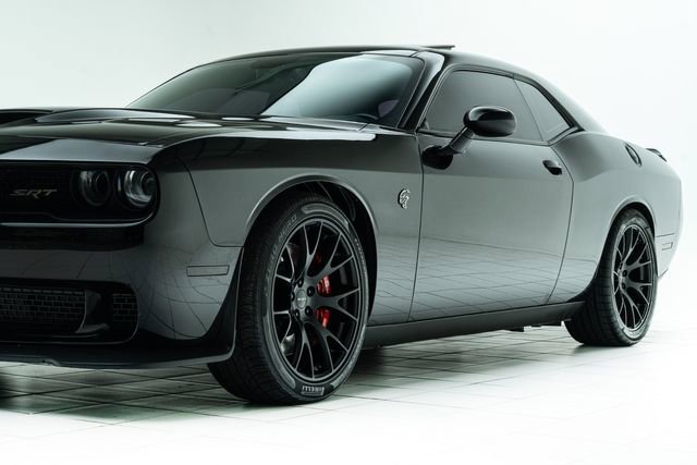 Used 2016 Dodge Challenger SRT Hellcat RWD image 10