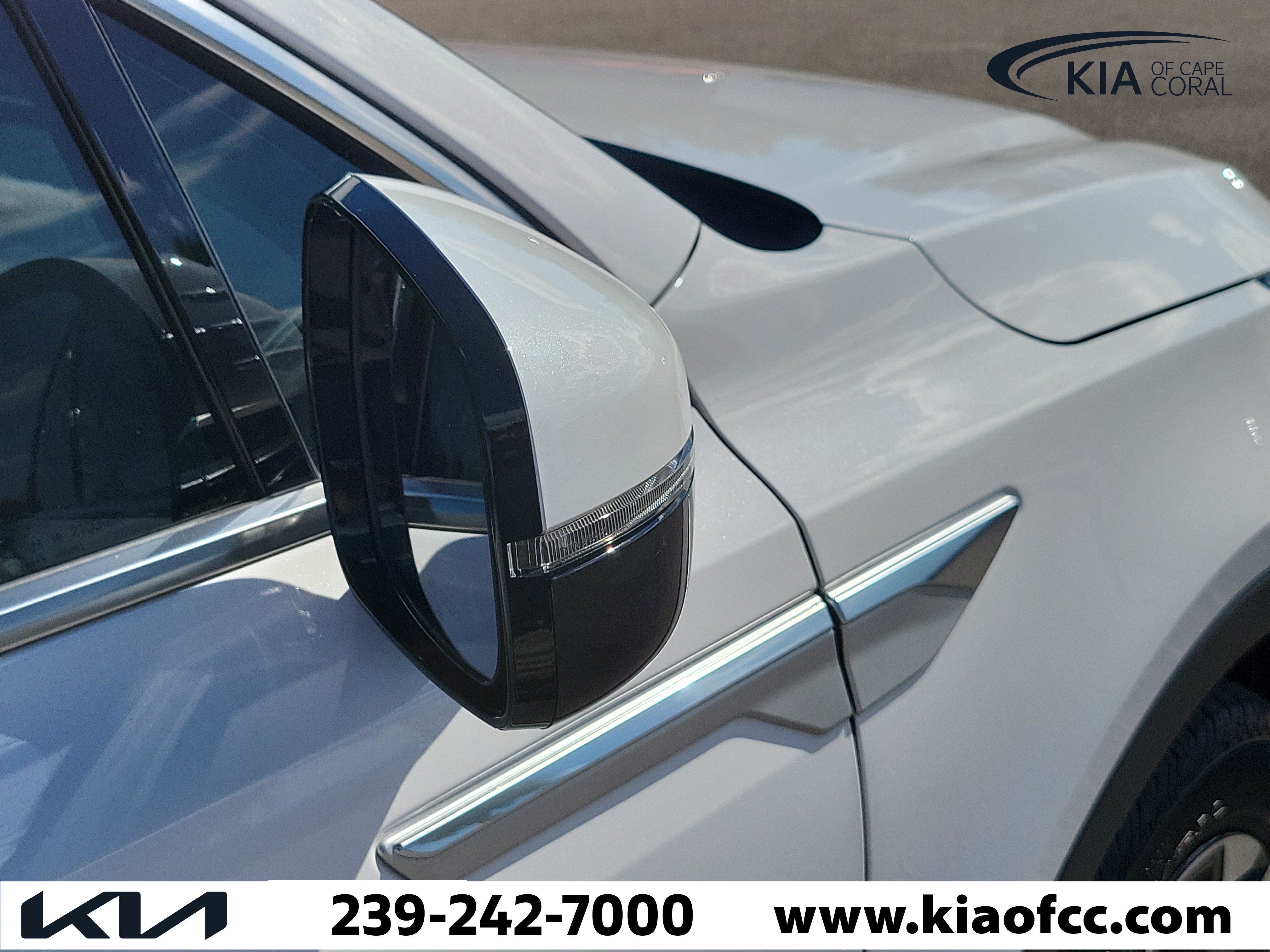 Certified 2025 Kia Sorento S w/ Panoramic Sunroof Package FWD image 8