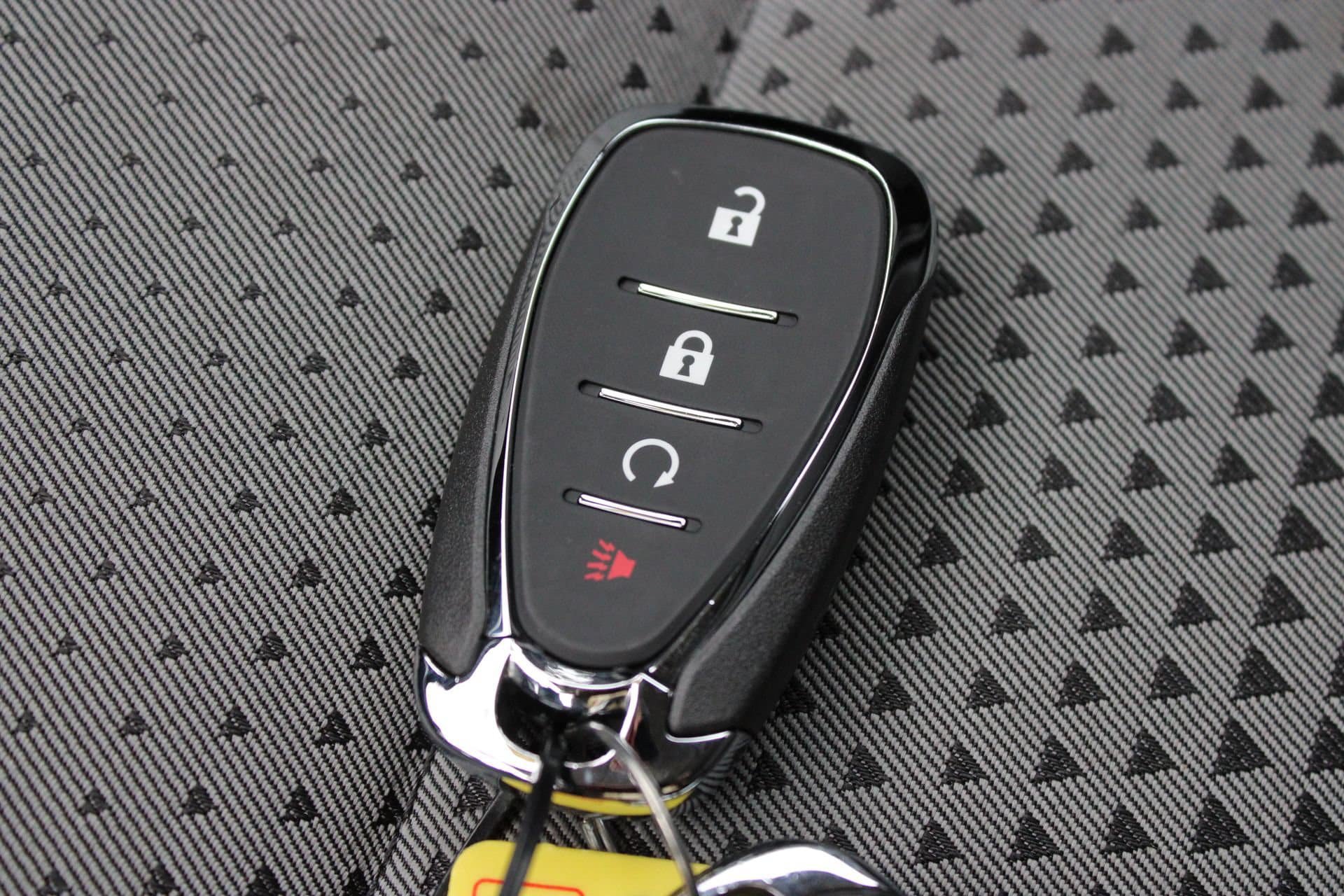 Used 2025 Chevrolet Trax LT FWD image 48