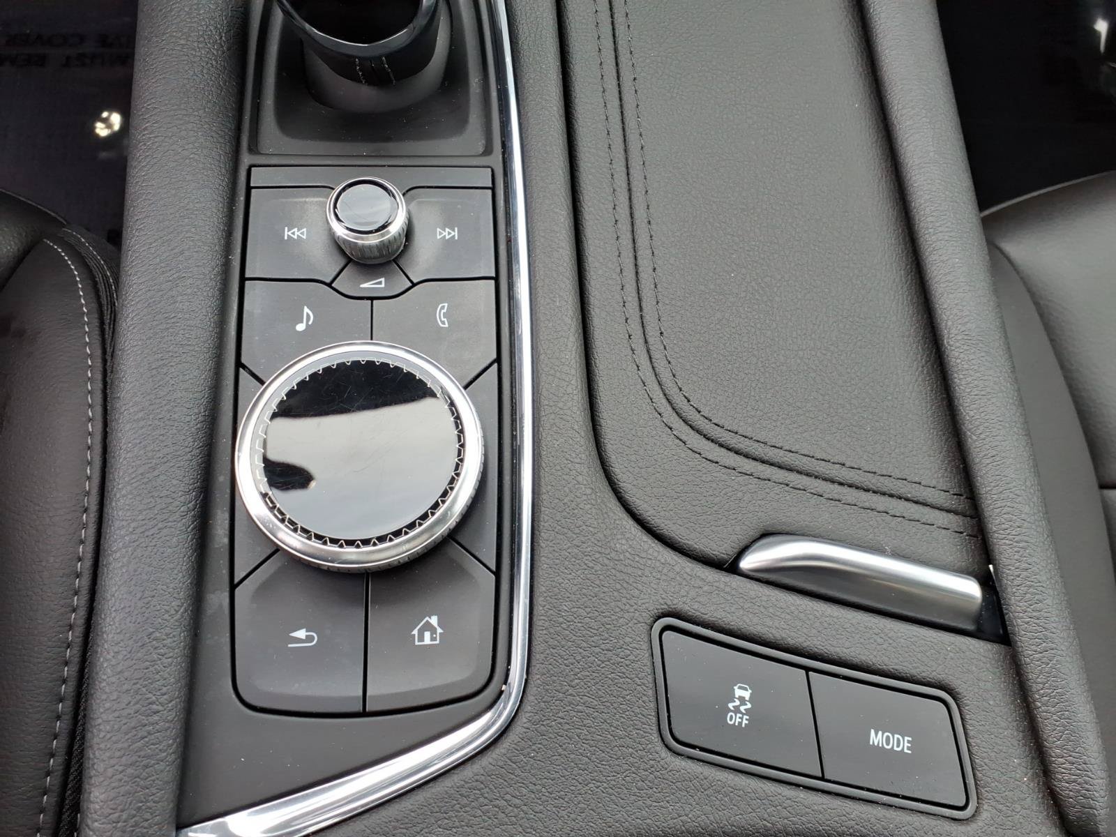 Certified 2024 Cadillac XT6 Luxury w/ LPO, Floor Liner Package AWD/4WD image 31