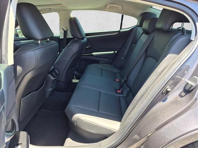 Used 2025 Lexus ES 300h w/ Premium Package FWD image 15