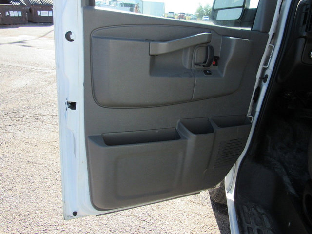 Used 2017 Chevrolet Express 2500 RWD image 24