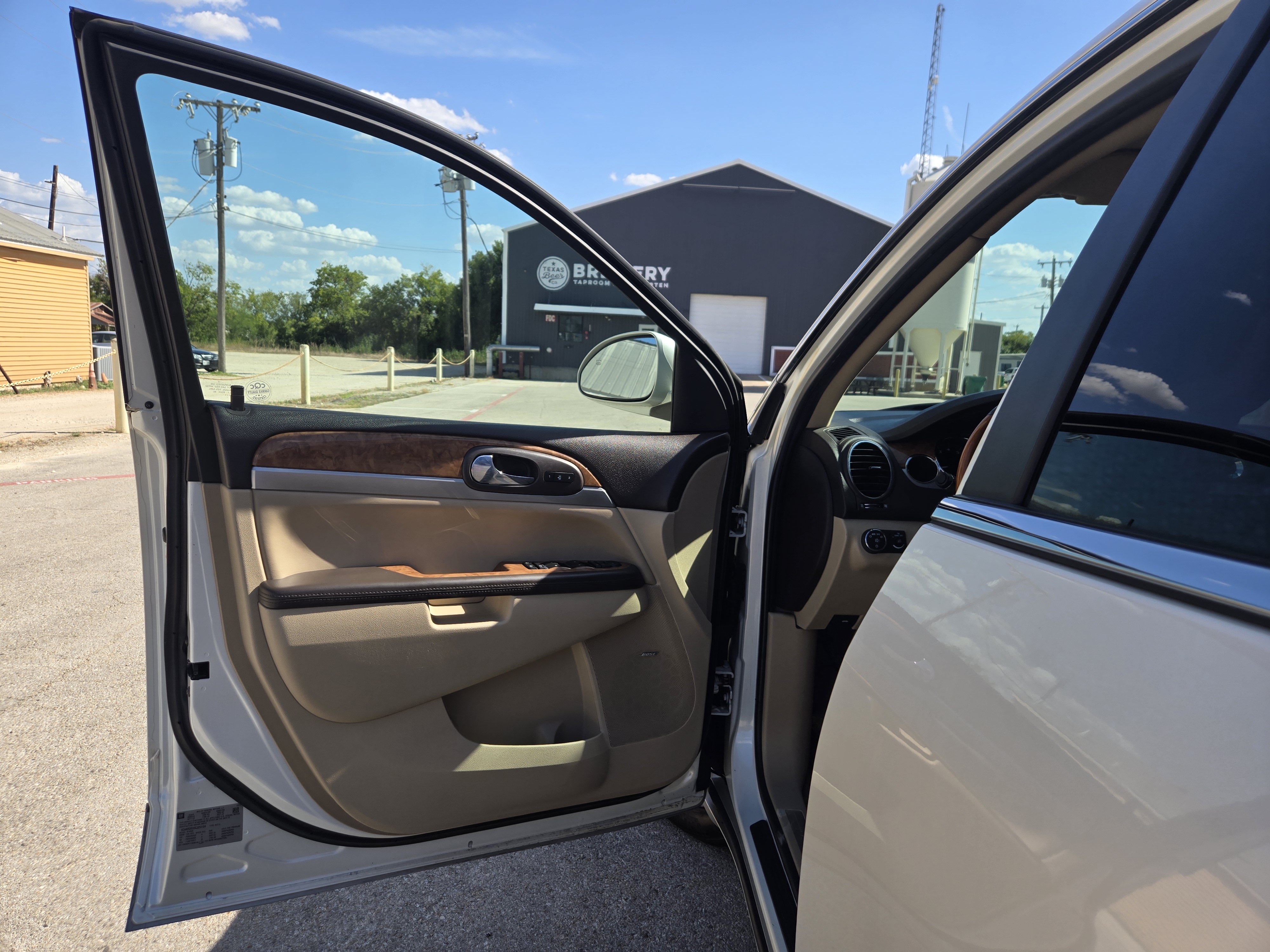 Used 2012 Buick Enclave Premium w/ Trailering Provision Package FWD image 4