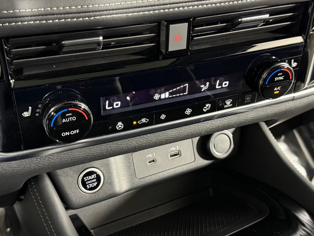 Used 2023 Nissan Rogue SL AWD/4WD image 20