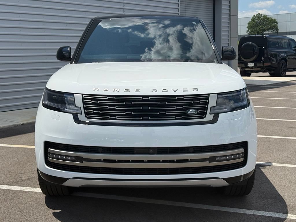 Used 2025 Land Rover Range Rover Long Wheelbase SE AWD/4WD image 2