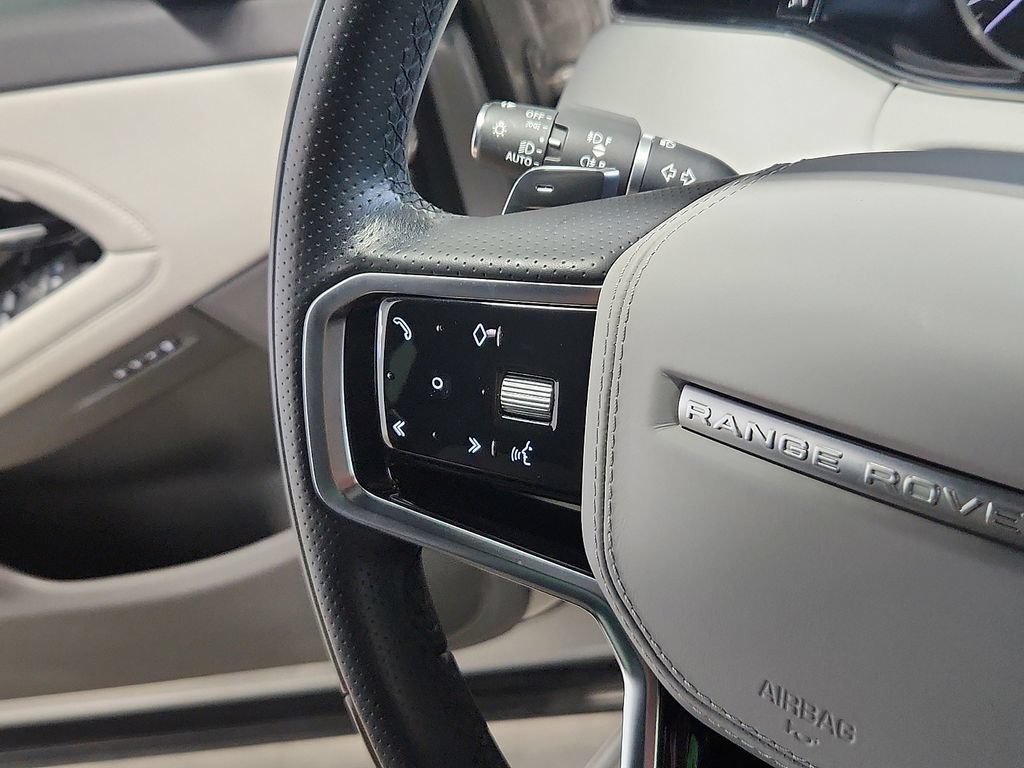 Used 2023 Land Rover Range Rover Evoque R-Dynamic SE AWD/4WD image 21
