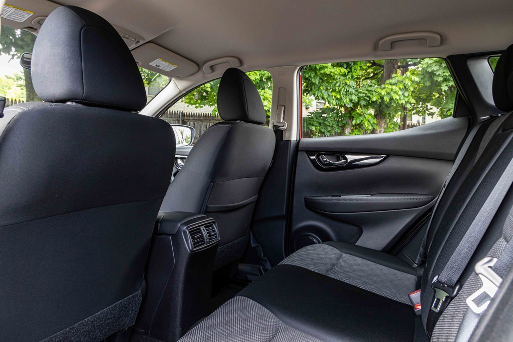 Certified 2022 Nissan Rogue Sport SV image 23