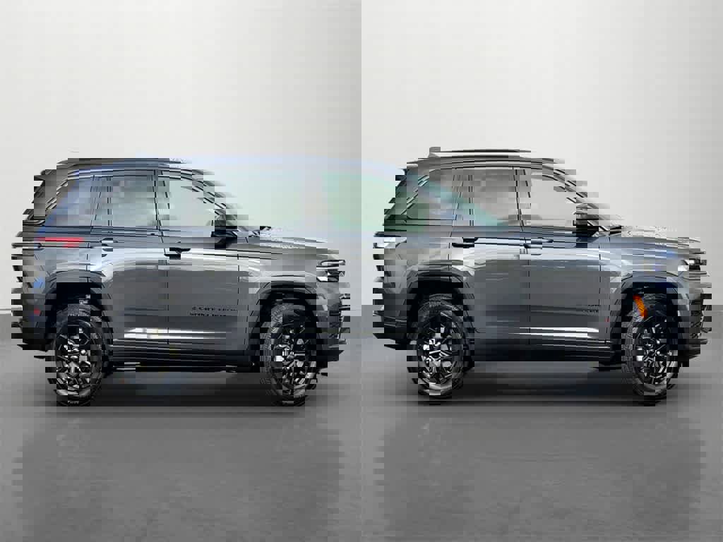 New 2026 Jeep Grand Cherokee Altitude image 7