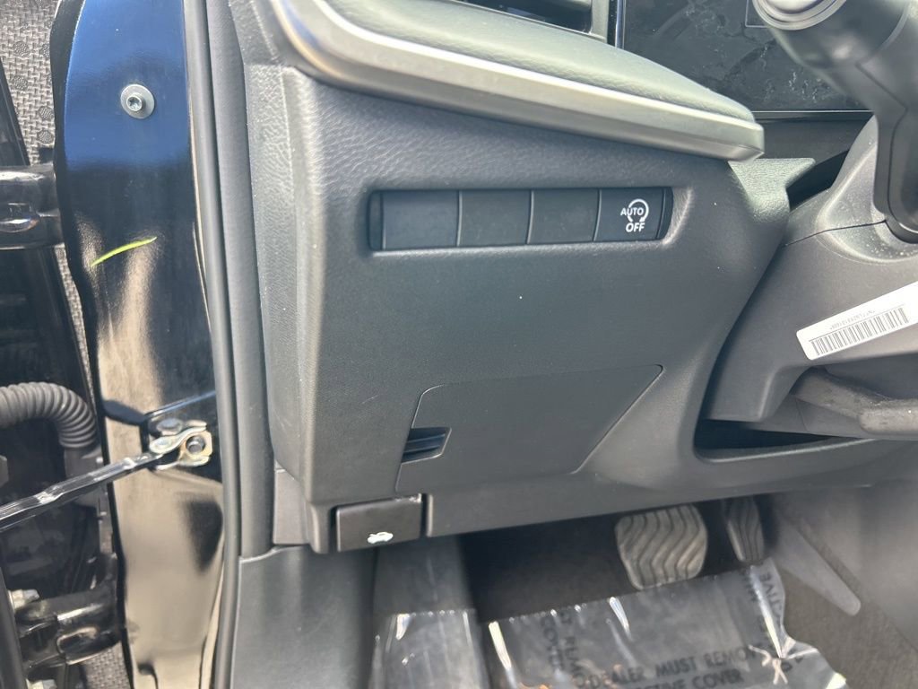 Used 2025 Nissan Kicks S image 33