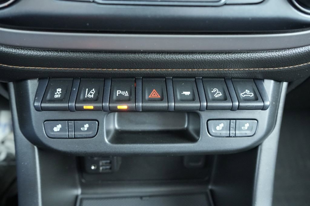 Used 2021 GMC Canyon AT4 image 36