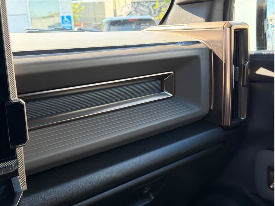 Used 2025 GMC Hummer EV 2X image 25