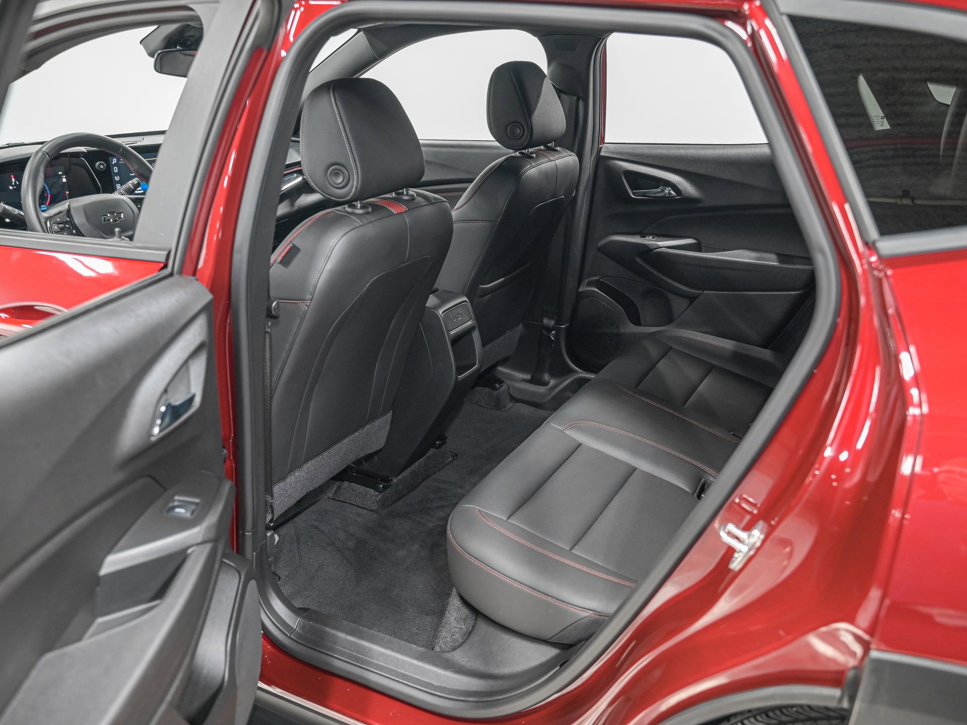 Used 2025 Chevrolet Trax RS w/ Driver Confidence Package image 25