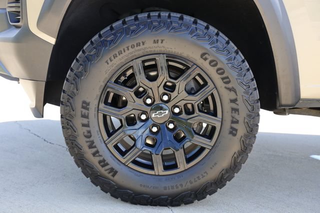 Used 2023 Chevrolet Colorado Trail Boss w/ Technology Package AWD/4WD image 10