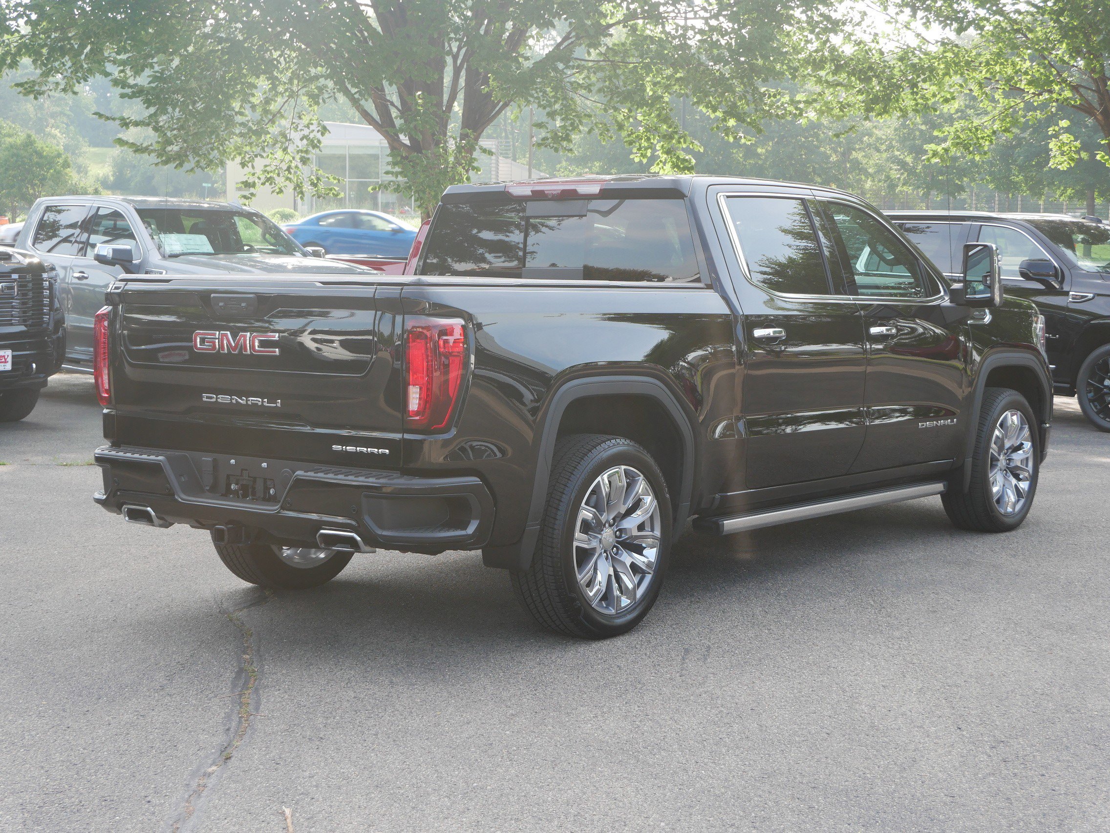 Used 2024 GMC Sierra 1500 Denali w/ Denali Reserve Package image 9