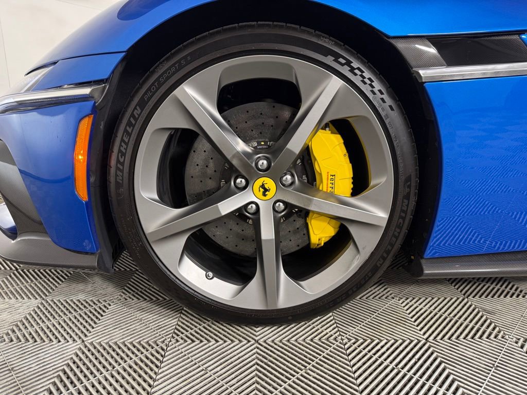 New 2025 Ferrari 12Cilindri image 4