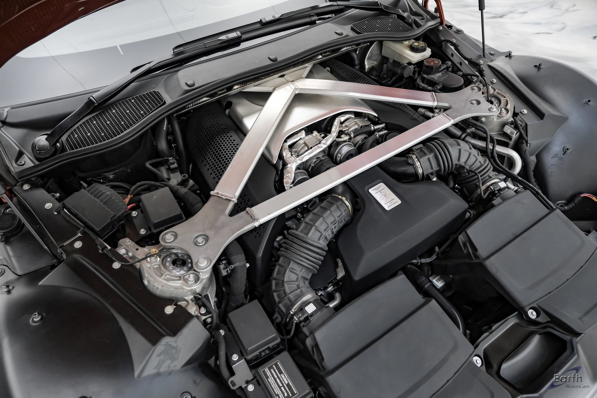 Used 2019 Aston Martin V8 Vantage Coupe RWD image 97