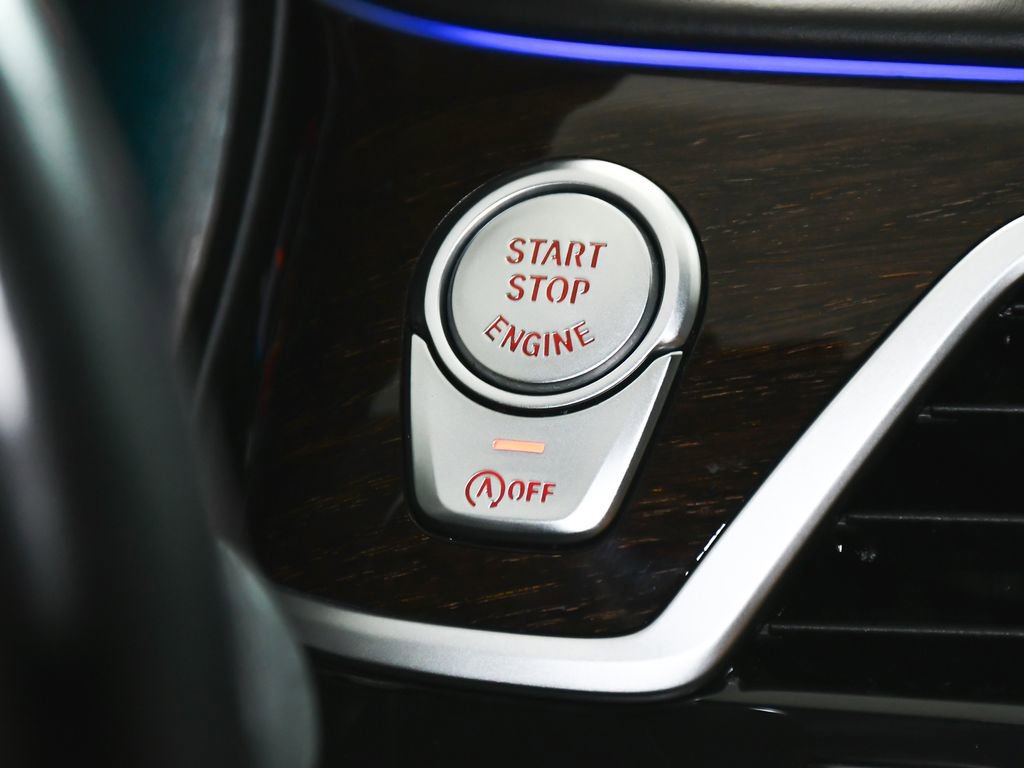 Used 2022 BMW 740i xDrive w/ M Sport Package image 38