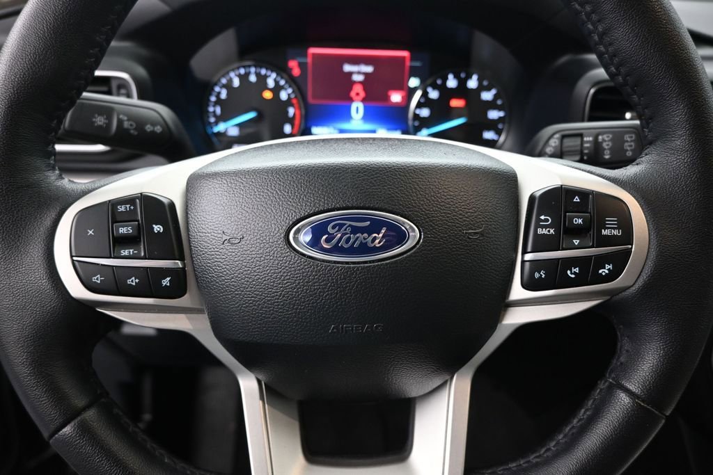 Used 2024 Ford Explorer XLT w/ Equipment Group 202A RWD image 22