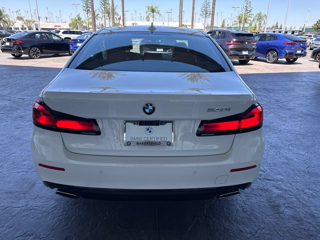 Used 2022 BMW 530i w/ Convenience Package RWD image 4