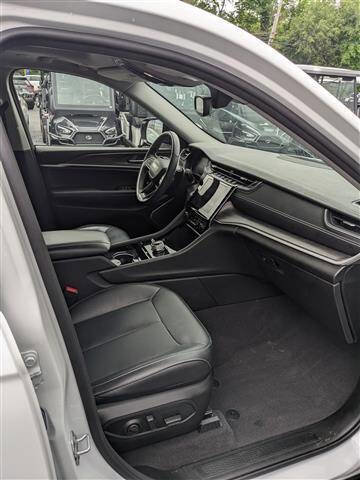 Used 2022 Jeep Grand Cherokee Limited image 18