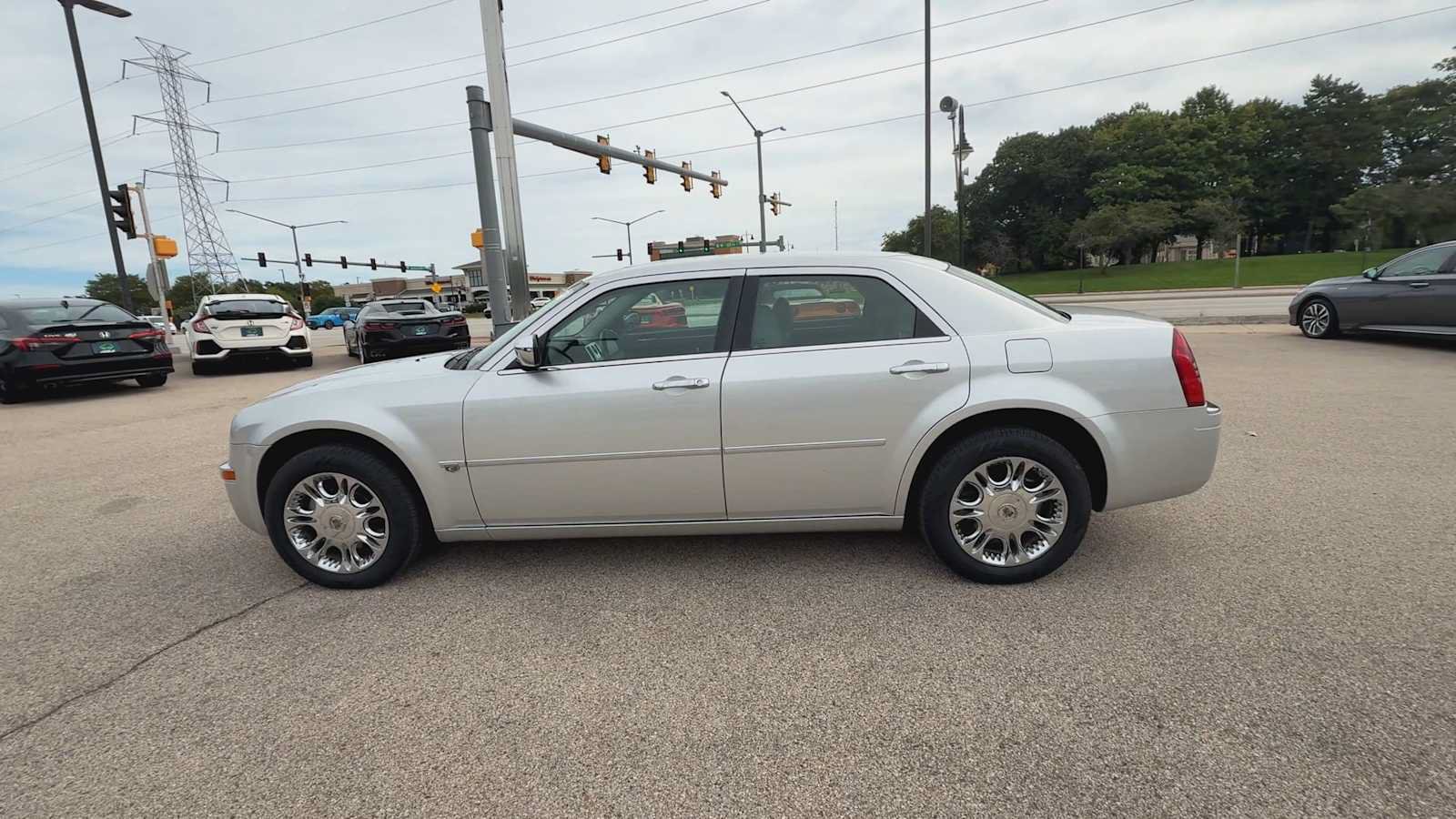 Used 2006 Chrysler 300 C w/ Sound Group II AWD/4WD image 5