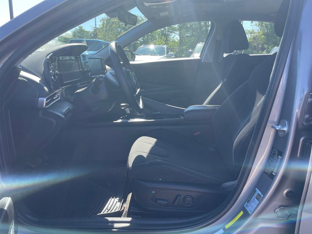 Used 2022 Hyundai Elantra SEL w/ Convenience + Premium Package FWD image 37