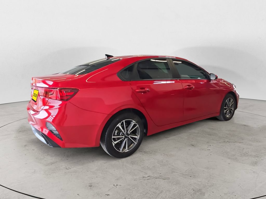 Used 2024 Kia Forte LXS FWD image 5