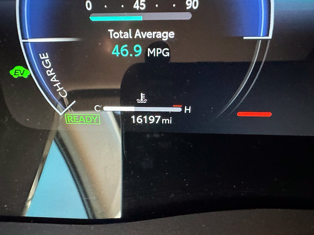 Used 2025 Toyota Camry XLE FWD image 12