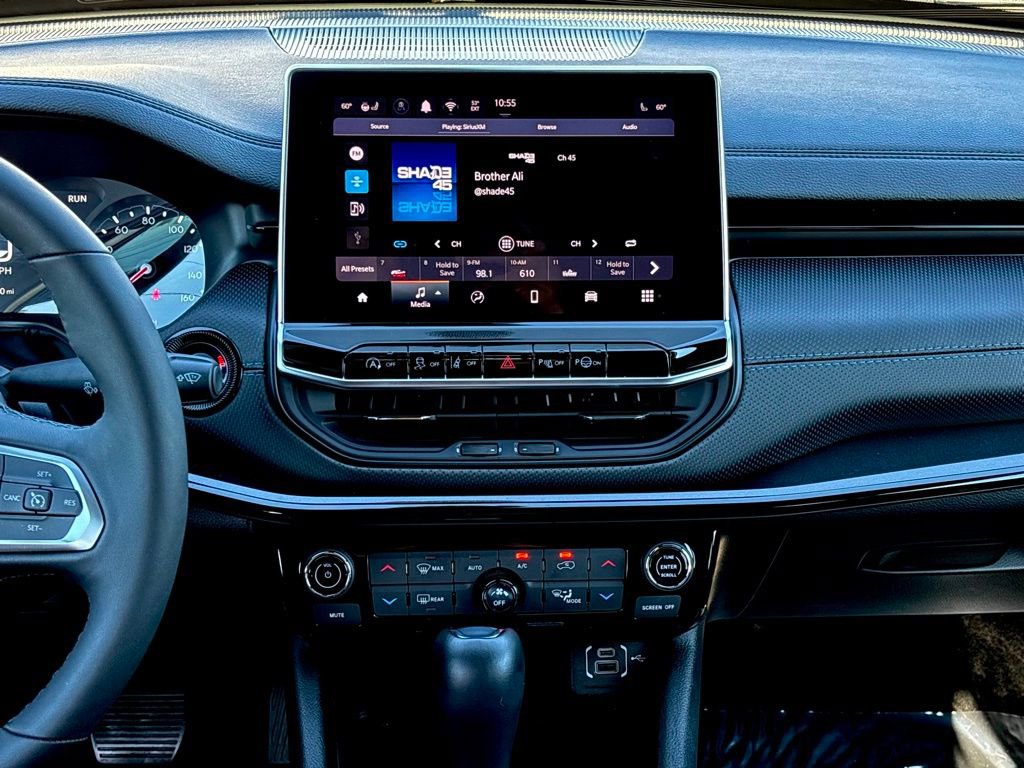 Used 2025 Jeep Compass Latitude w/ Convenience Group image 16