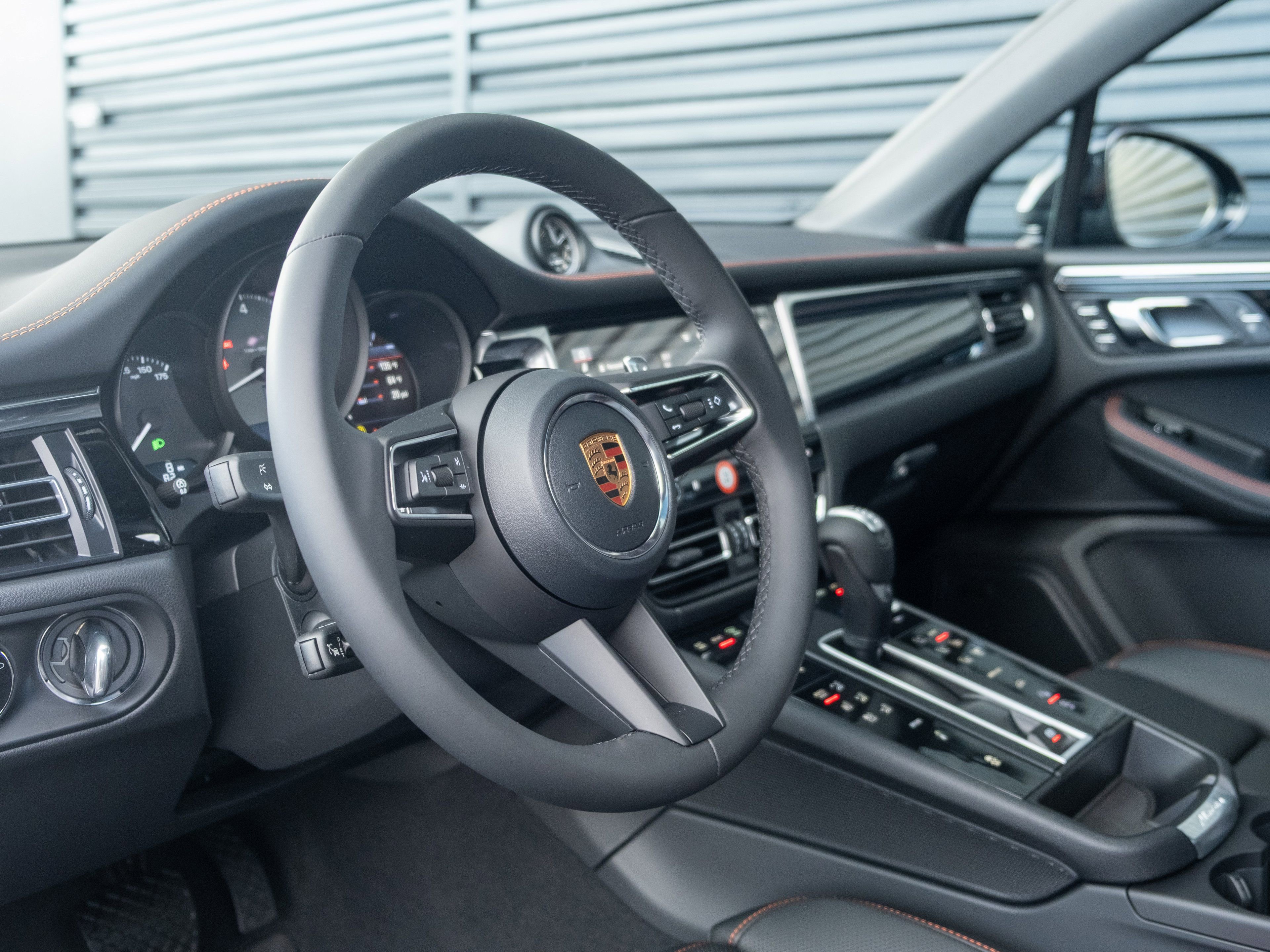 New 2026 Porsche Macan S image 4