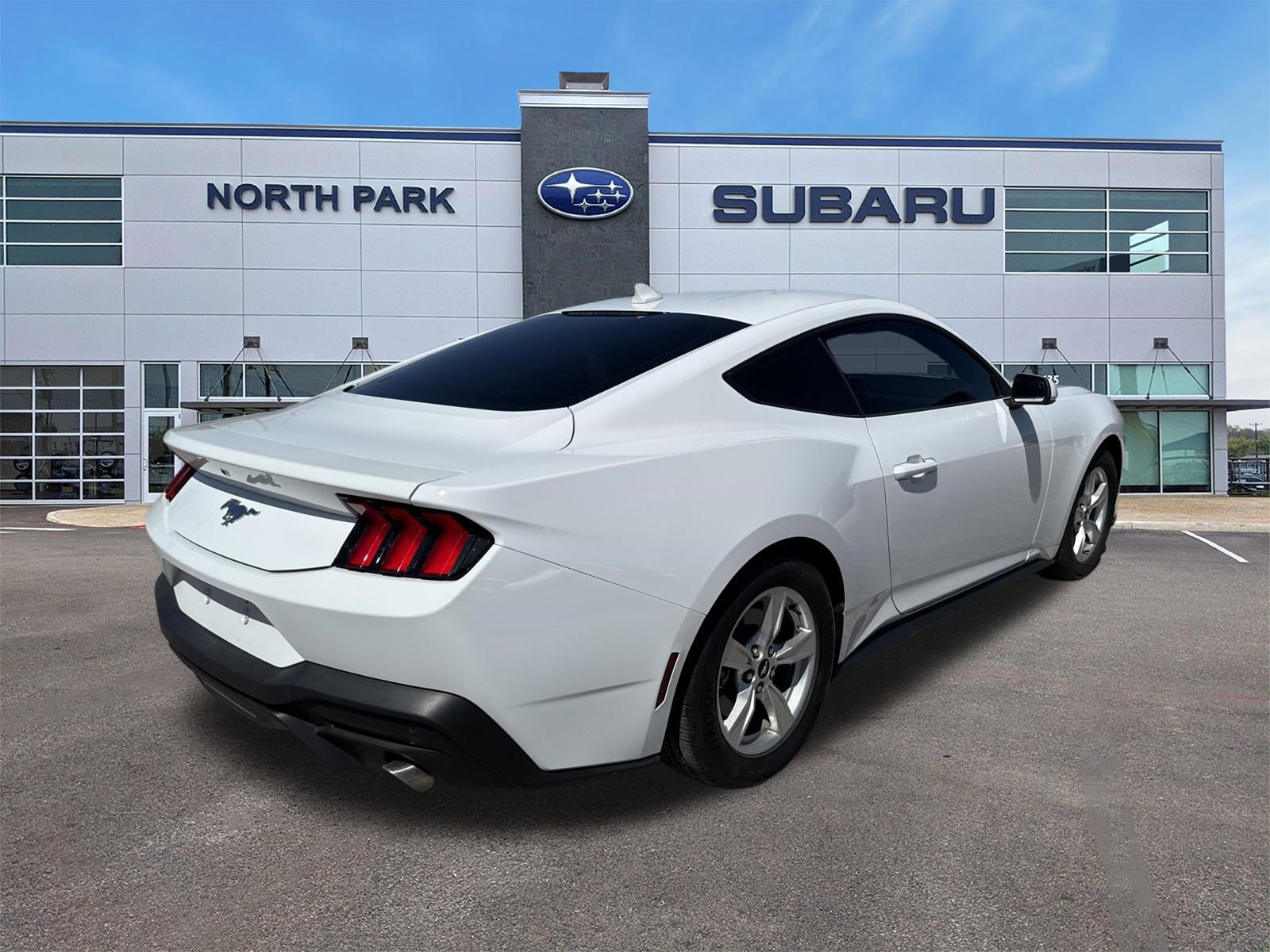 Used 2024 Ford Mustang EcoBoost image 3
