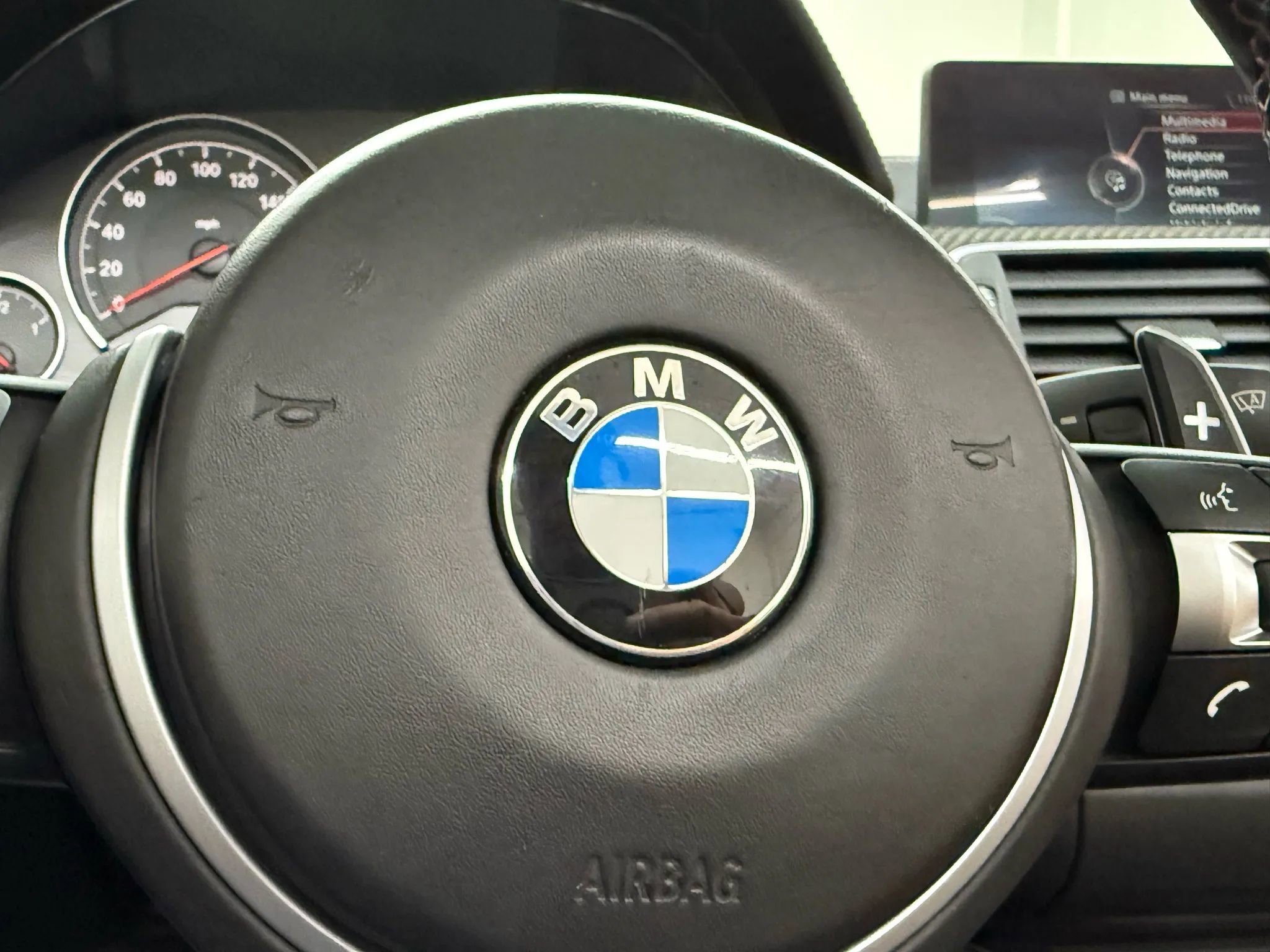 Used 2016 BMW M4 Convertible image 27