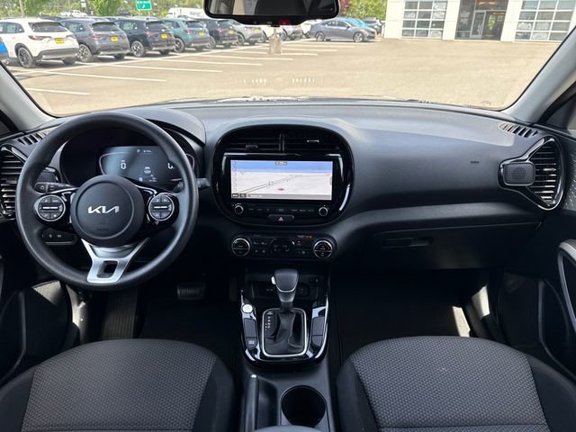 Used 2023 Kia Soul S FWD image 11