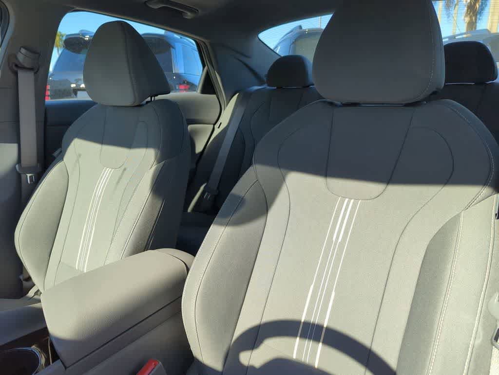 New 2026 Hyundai Elantra SEL Sport Premium FWD image 17
