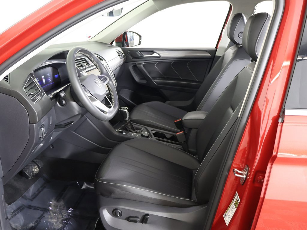 Used 2023 Volkswagen Tiguan SE image 27