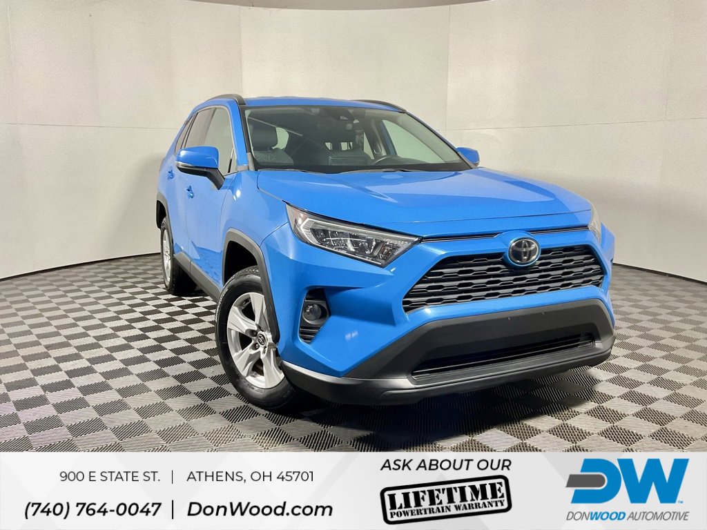 Used 2021 Toyota RAV4 XLE video 1
