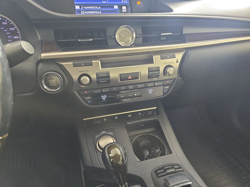 Used 2013 Lexus ES 350 w/ Luxury Pkg image 26