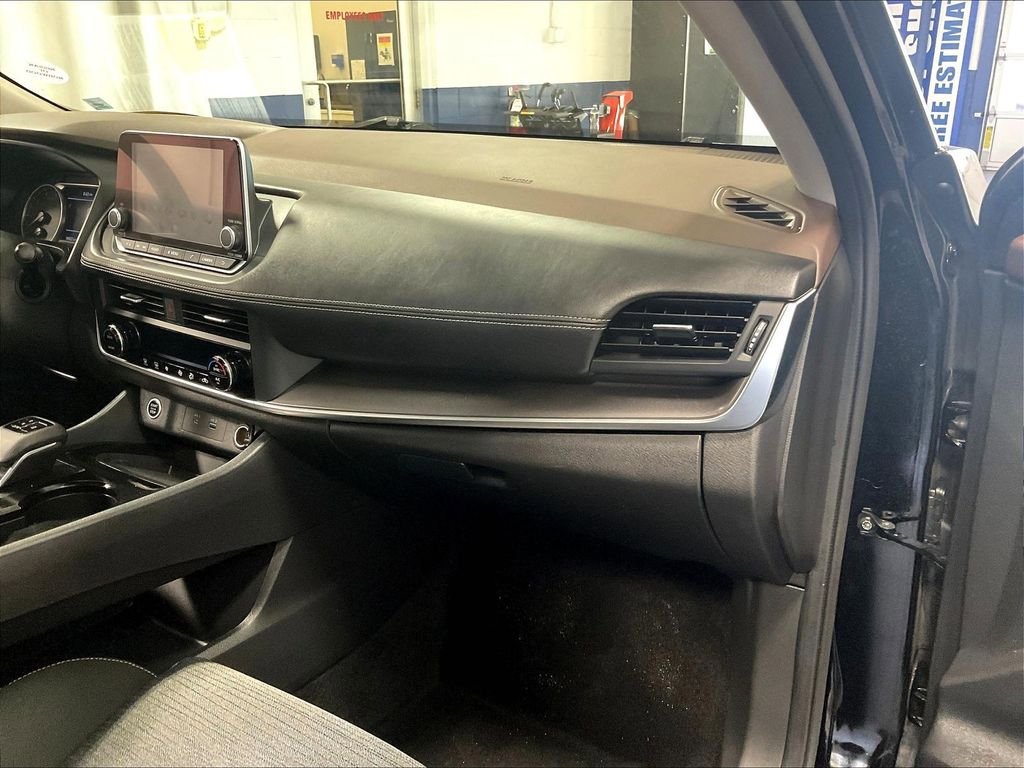 Certified 2023 Nissan Rogue SV AWD/4WD image 13