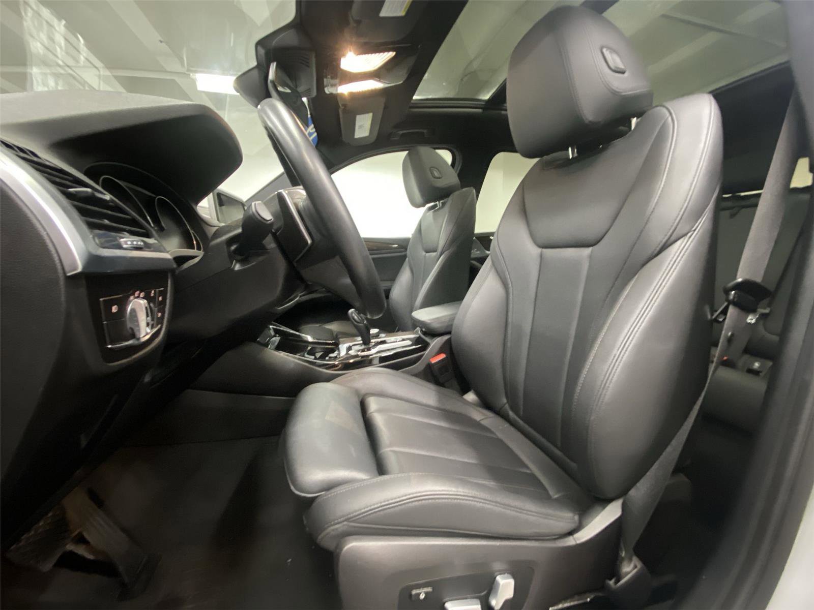 Used 2019 BMW X3 sDrive30i w/ Driving Assistance Package RWD image 17
