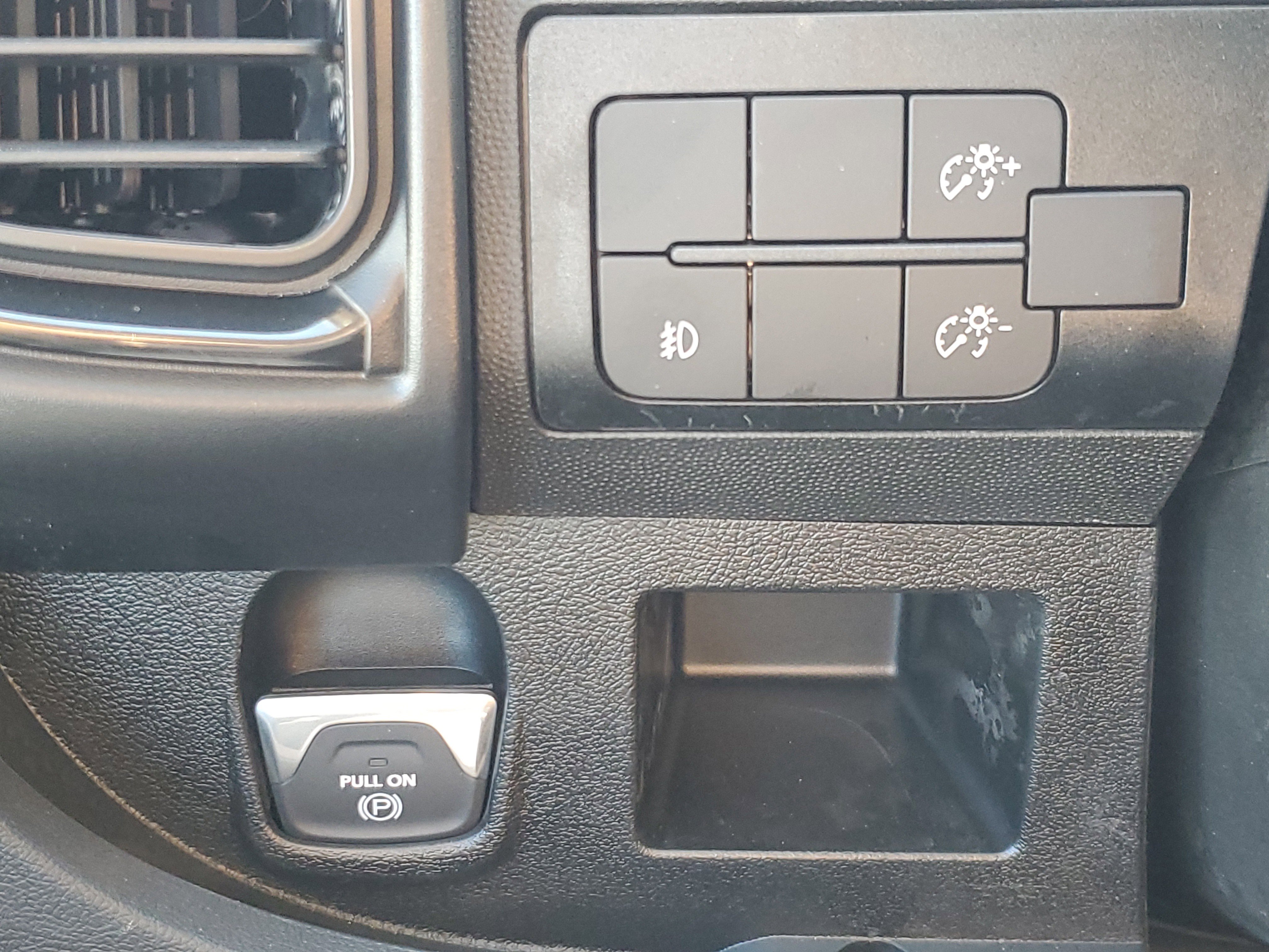 Used 2025 RAM ProMaster 2500 w/ Convenience Group image 9