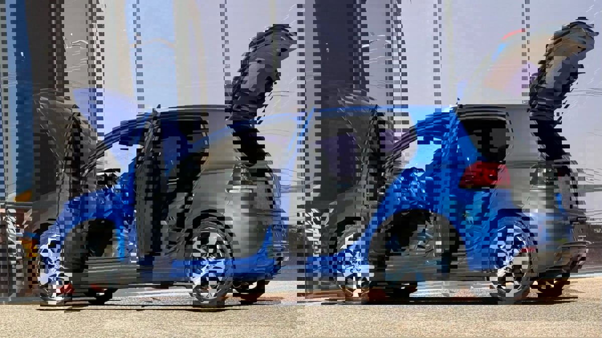 Used 2013 Volkswagen Golf R 4-Door image 6